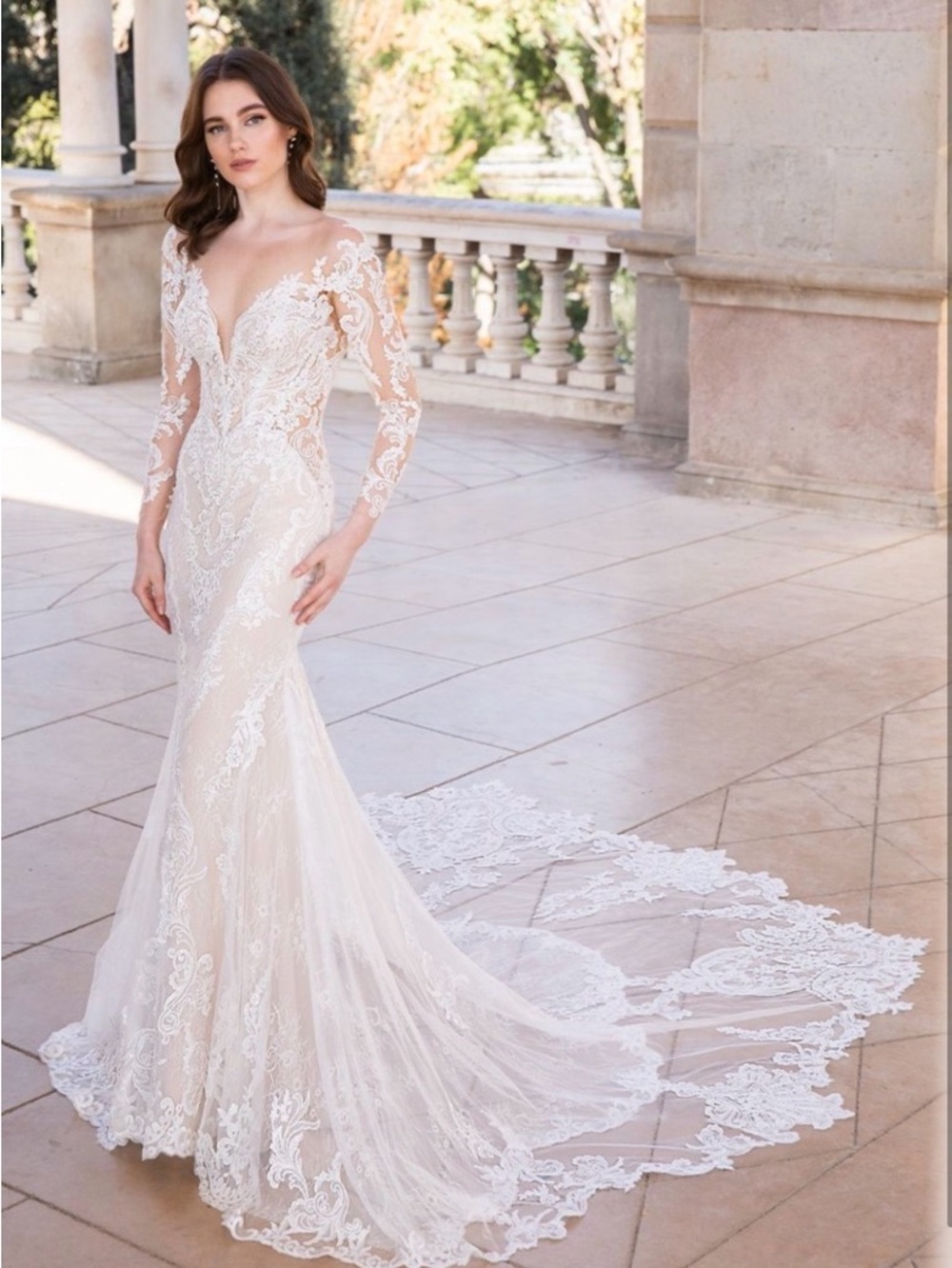 Chiara wedding dress by designer ÉLYSÉE